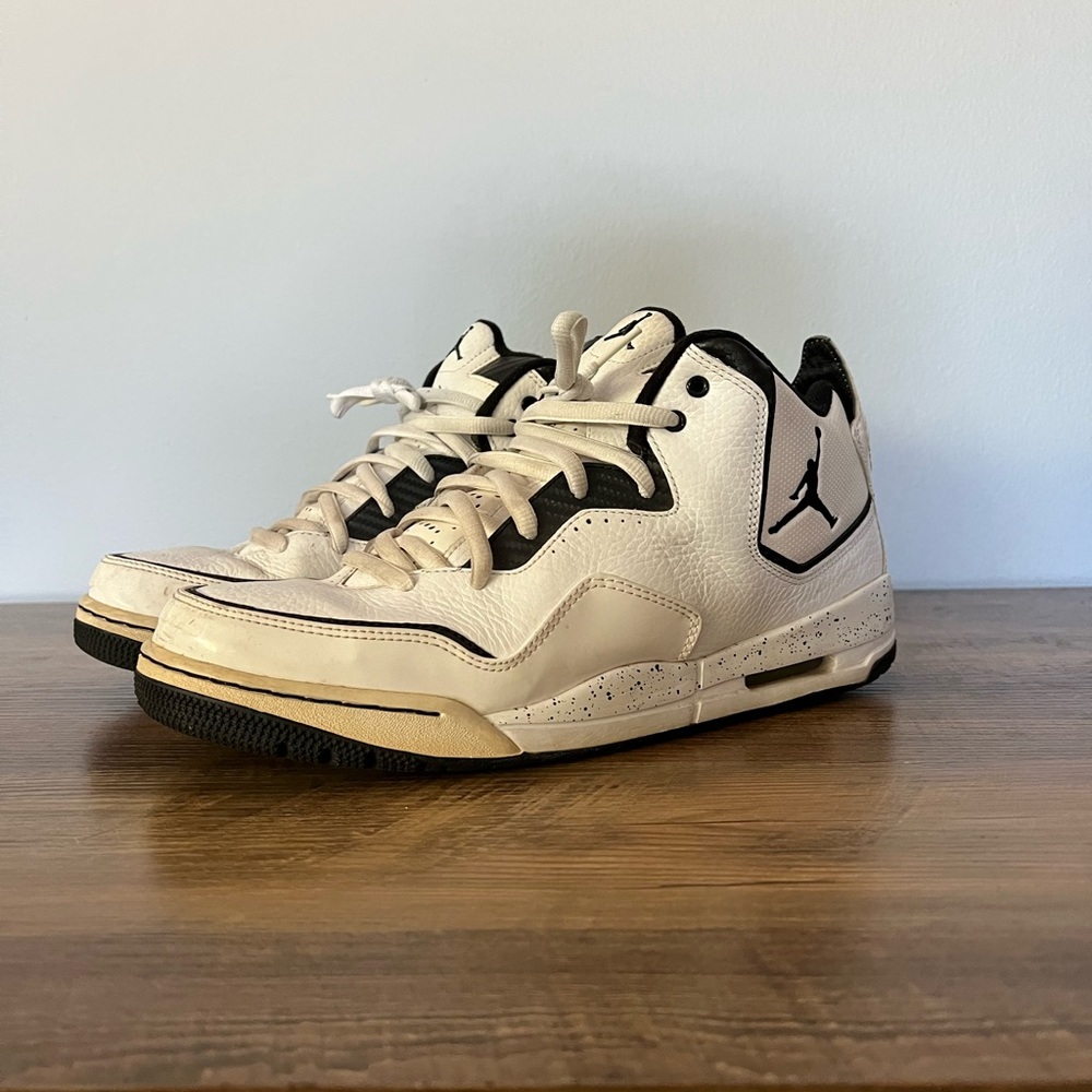 Air Jordan Courtside - White/Black (453980-110) - Used but in good condition.